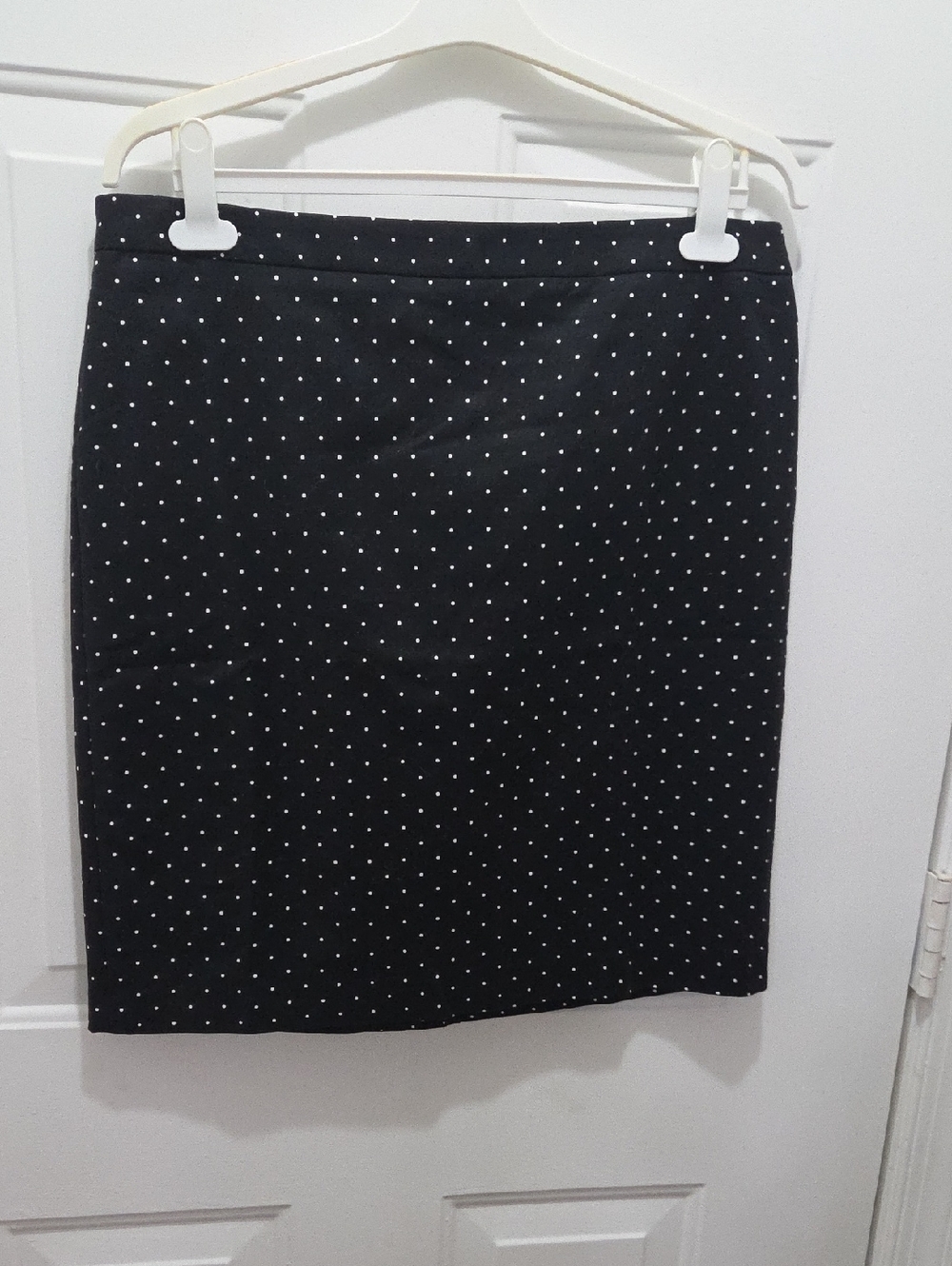 NWT Liz Claiborne Career Black Polka Dot Pencil Skirt - 16